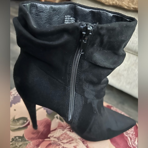 shoedazzle suede boots